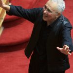 “Αδειάζει” τον Ζουράρι το υπ. Παιδείας για τα προσφυγόπουλα