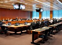 Le Monde: Η Ελλάδα ελπίζει σε συμφωνία για το χρέος στο σημερινό Eurogroup