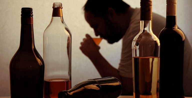 Η κατάχρηση του αλκοόλ αυξάνει τον κίνδυνο για την καρδιά όσο η υπέρταση, ο διαβήτης, το κάπνισμα και η παχυσαρκία