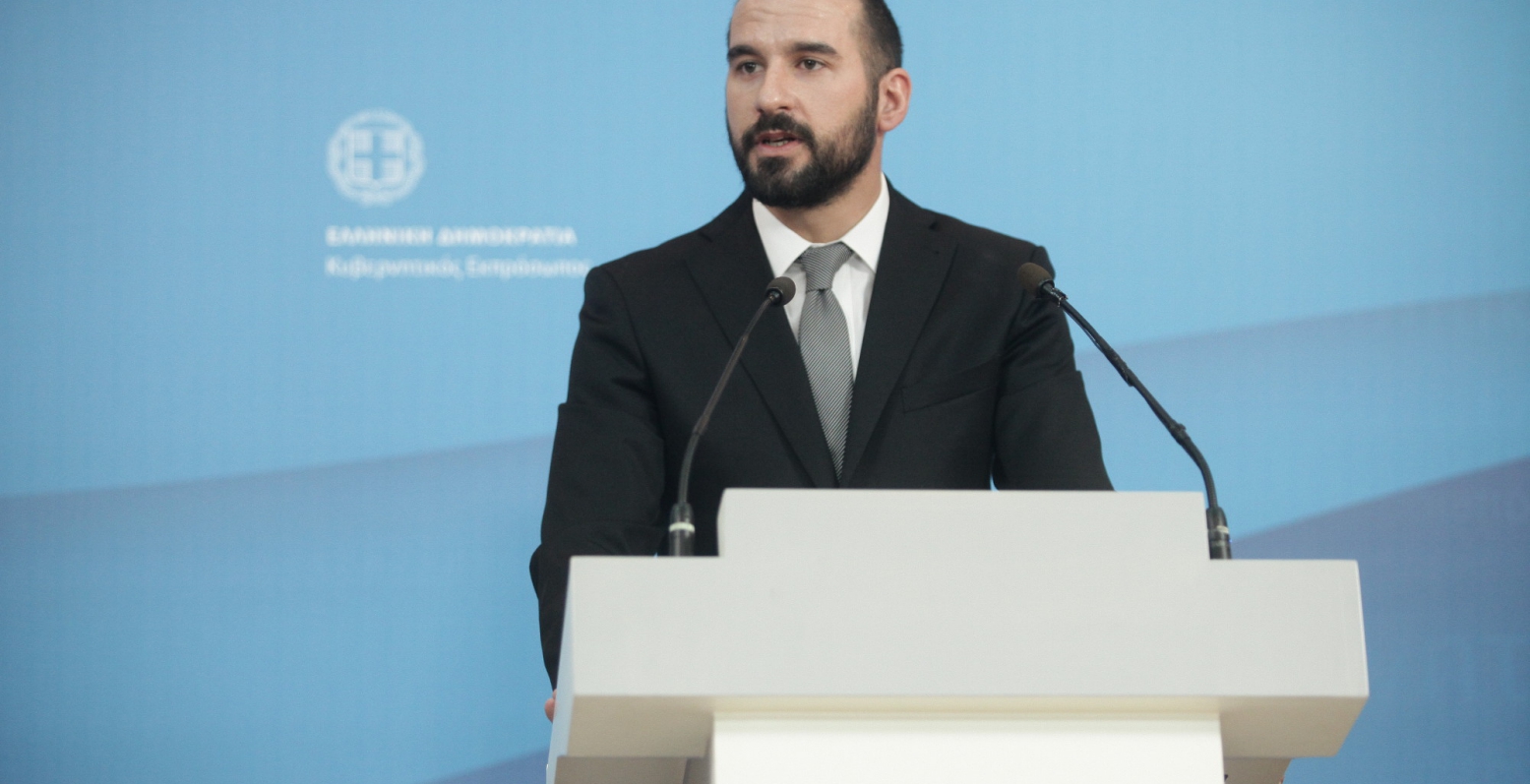 Τζανακόπουλος: Όλα τα ενδεχόμενα ανοιχτά για τις άδειες