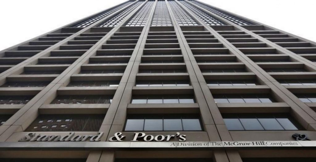 Ο S&P “ψύχραιμος” για τον Τραμπ, επιβεβαιώνει το “ΑΑ+”
