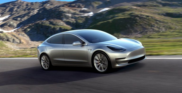 Tesla Model 3: Επαναστατική αφαιρούμενη φωτοβολταϊκή οροφή