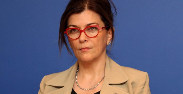 Η Αντωνοπούλου πανηγυρίζει για “ρεκόρ θέσεων εργασίας”!