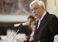Παυλόπουλος από Ύδρα: Τα εθνικά θέματα οφείλουμε να τα υπερασπιζόμαστε υπό όρους αρραγούς ενότητας