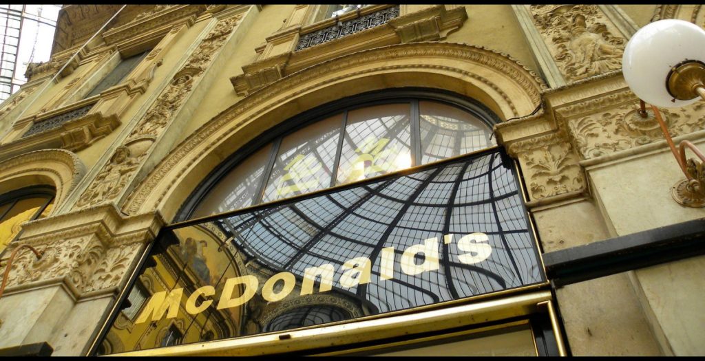 Περού: Πρόστιμο μαμούθ στην McDonald’s για τον θάνατο 2 εργαζόμενων