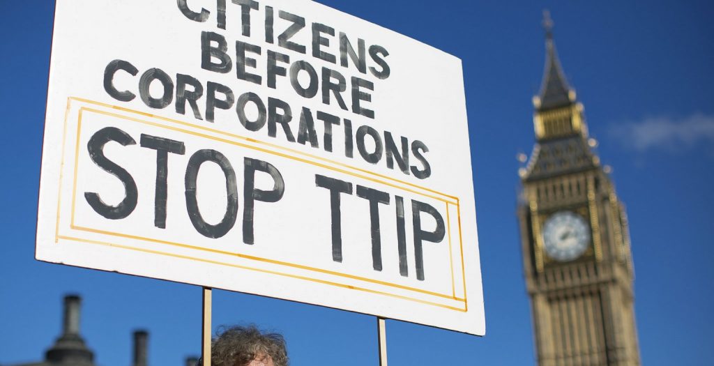 ΕΕ: “Παγώνει” η TTIP λόγω του Τραμπ