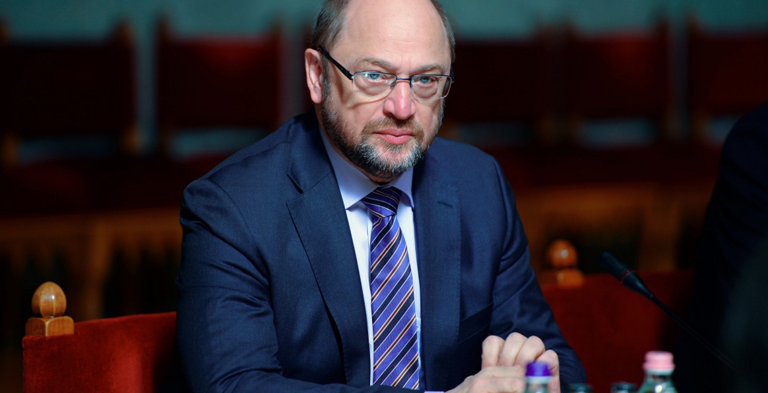 Γερμανία: Εξίσου δημοφιλής με την Μέρκελ ο Σουλτς