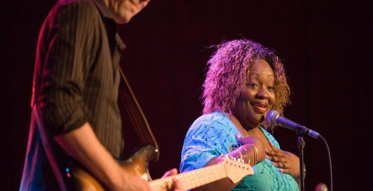 Sharrie Williams & The Wiseguys: Blues εμπειρία στο Half Note Jazz Club