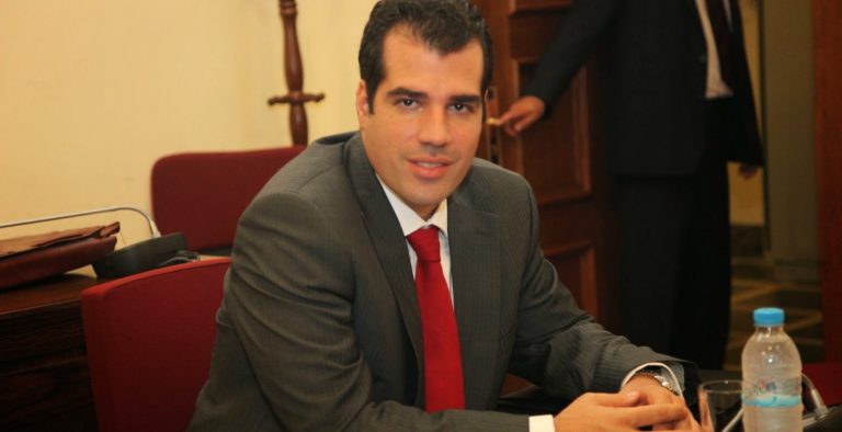 Βγαίνει απο τη μηχανική υποστήριξη ο Πλεύρης