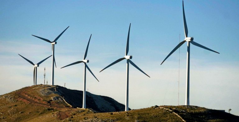ΡΑΕ: Διαγωνισμοί για 2.600 μεγαβάτ από αιολικούς και φωτοβολταϊκούς σταθμούς ως το 2020