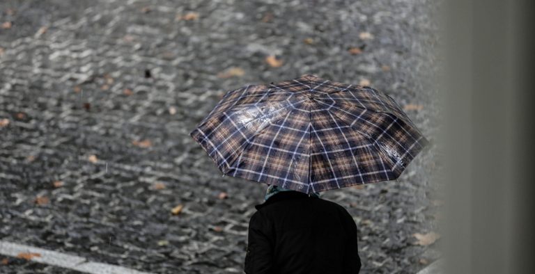 Έντονη η κακοκαιρία σε όλη την Ελλάδα