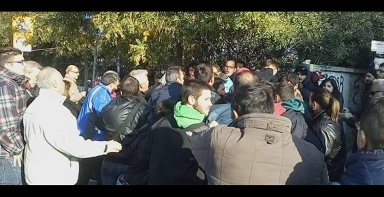 Χαμός έξω από την Πολυτεχνική Σχολή του ΑΠΘ