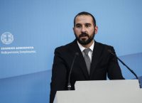 “Όχι” Τζανακόπουλου σε ισχύ των μέτρων από το 2018