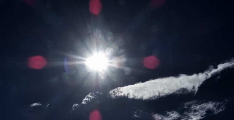 Καιρός: Ηλιοφάνεια και υψηλές θερμοκρασίες
