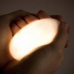 Calmingstone: Συσκευή διαχείρησης κρίσης πανικού