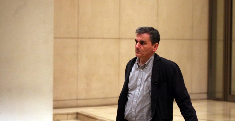 Μεγάλο πρόβλημα αν το ΔΝΤ επιμείνει στις περικοπές λέει ο Τσακαλώτος