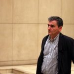 Κυβέρνηση: Κόπηκαν τα χαμόγελα, έπεσε “παγωμάρα”
