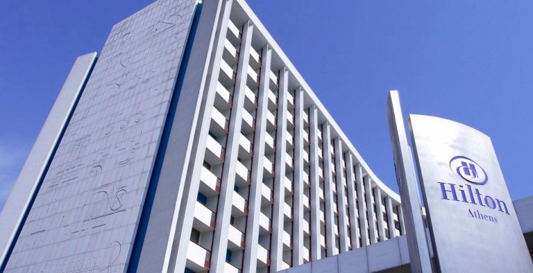 Σε εξέλιξη η συνάντηση Σταθάκη με τους θεσμούς