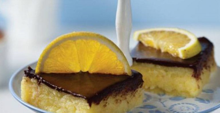 Σιμιγδαλένιος χαλβάς με σοκολάτα και πορτοκάλι