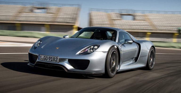 Porsche 918 Spyder: Δείτε πώς κατασκευάζεται (video)
