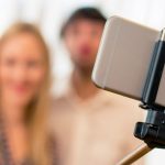 Μην ανεβάζετε selfie με το πτυχίο σας – Δείτε το λόγο
