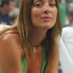 Η Δήμητρα Ρουμπέση topless και με απίθανο στρινγκ!