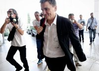 Τα βρήκαν στα… μισά – Παραμένουν ανοιχτά αφορολόγητο, συντάξεις, εργασιακά και αντίμετρα