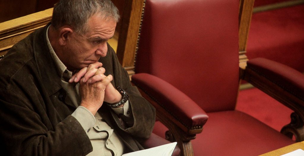 Κόντρα Μουζάλα- Βαρβιτσιώτη στη Βουλή για το προσφυγικό