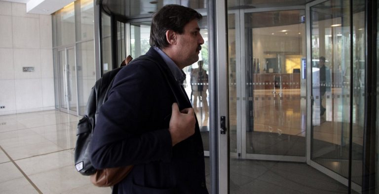 “Αντεπίθεση” Ξανθού με αφορμή το δημοσίευμα του Guardian