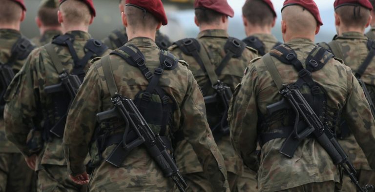 Δωρεάν μαθήματα αυτοάμυνας από τον Πολωνικό στρατό