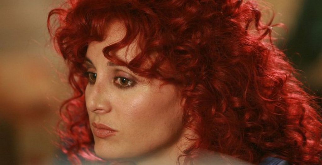 Η Αγγελική Λάμπρη ολόγυμνη σε αισθησιακές σκηνές (pics & vids)