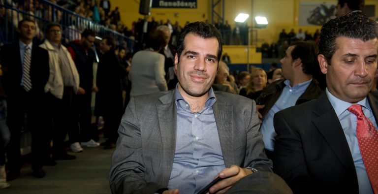 Το tweet του Θάνου Πλεύρη: “Δίνω μάχη για τα παιδιά μου”