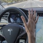 Tesla: Επαναστατικό σύστημα αυτόνομης οδήγησης (video)