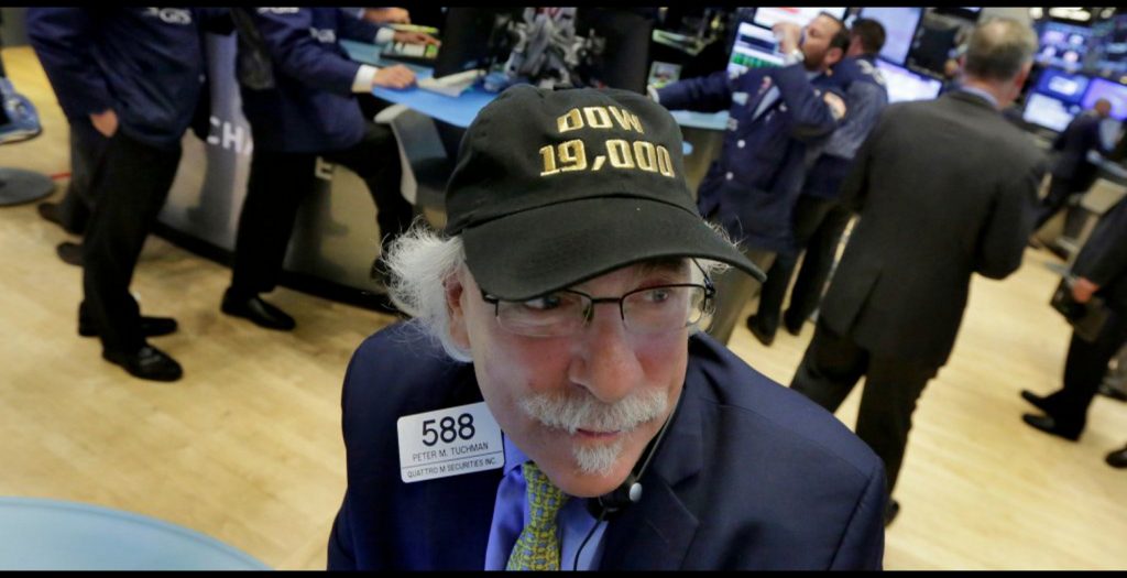 Ξέφρενο πάρτι στη Wall – Πάνω από τις 19.000 μονάδες ο Dow Jones