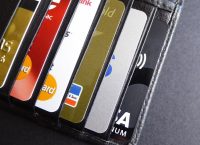 Αυξάνεται η χρήση πλαστικού χρήματος στην Ελλάδα
