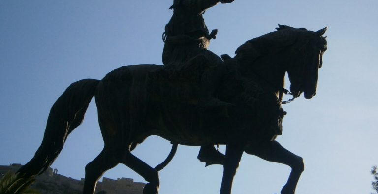 Αποκαταστάθηκε η ζημιά στο άγαλμα του Κολοκοτρώνη
