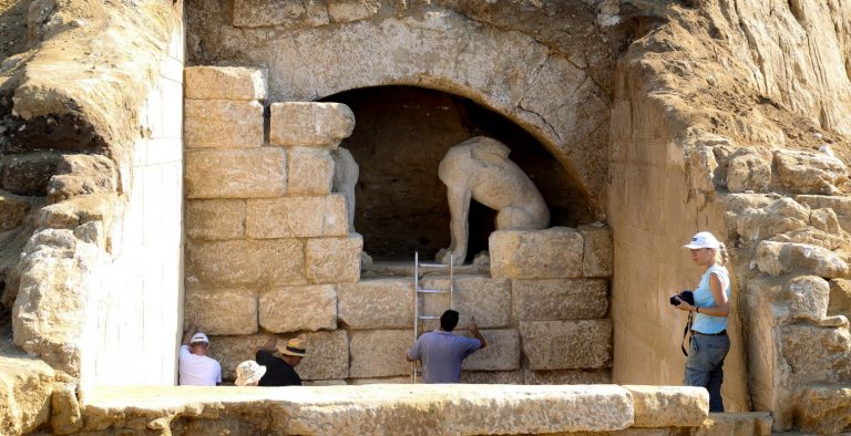 Σύλλογος Ελλήνων Αρχαιολόγων κατά Κονιόρδου: Κάποιος να τη σταματήσει