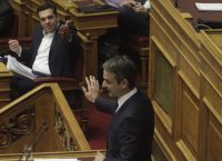 LIVE: “Κατηγορώ” Κυριάκου κατά Τσίπρα για το άβατο των Εξαρχείων