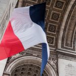 Γαλλία: Η λεωφόρος Σανζ-Ελιζέ μετατράπηκε σε ένα τεράστιο σινεμά