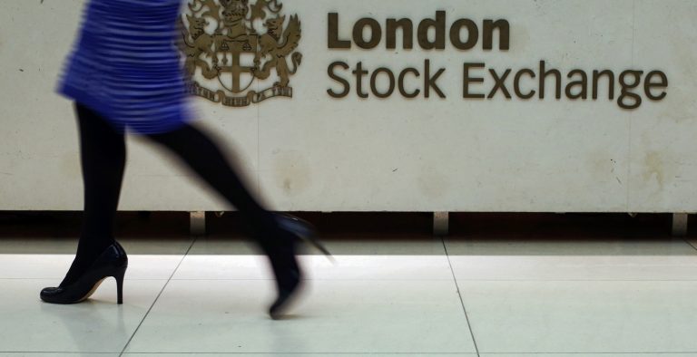 Τραμπ και Κίνα ρίχνουν τα ευρωπαϊκά χρηματιστήρια