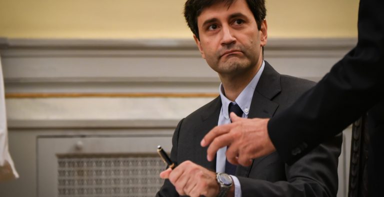 Προσδοκία Χουλιαράκη οτι θα συζητηθούν τα μέτρα για το χρέος στο Eurogroup