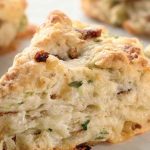 Σκωτσέζικα Scones με τυρί και γαλοπούλα