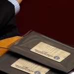 “Φίλια πυρά” κατά της κυβέρνησης για τον προϋπολογισμό