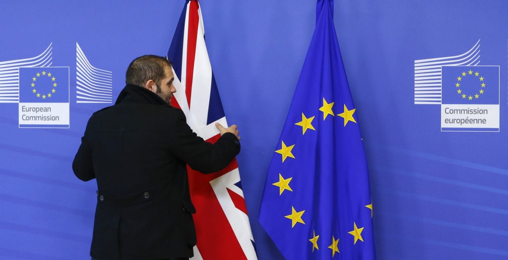 Η ΕΕ προειδοποιεί τον Τραμπ για το Brexit