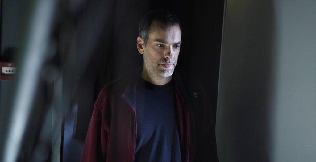 Ο Πολυχώρος VAULT παρουσιάζει τον “Αυτόχειρ”