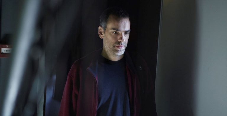 Ο Πολυχώρος VAULT παρουσιάζει τον “Αυτόχειρ”