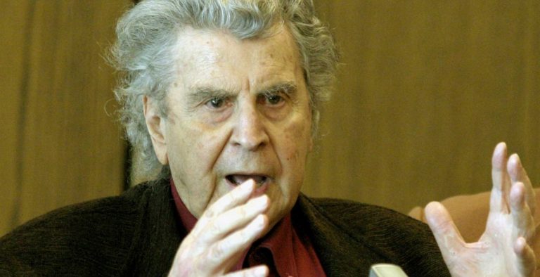 Μ. Θεοδωράκης: Τιμήθηκε με το Μεγάλο Βραβείο Θεάτρου