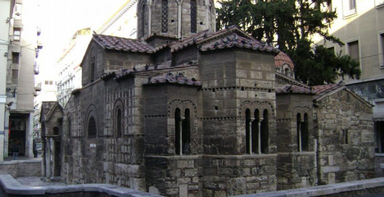 Προειδοποιητικό τηλεφώνημα για βόμβα στην Καπνικαρέα