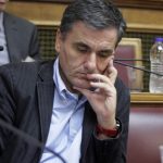 Κυβερνητικές σκέψεις για επέκταση του δημοσιονομικού κόφτη