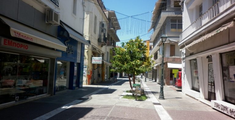 Μαύρη μαυρίλα, πλάκωσε… στην αγορά της Καβάλας